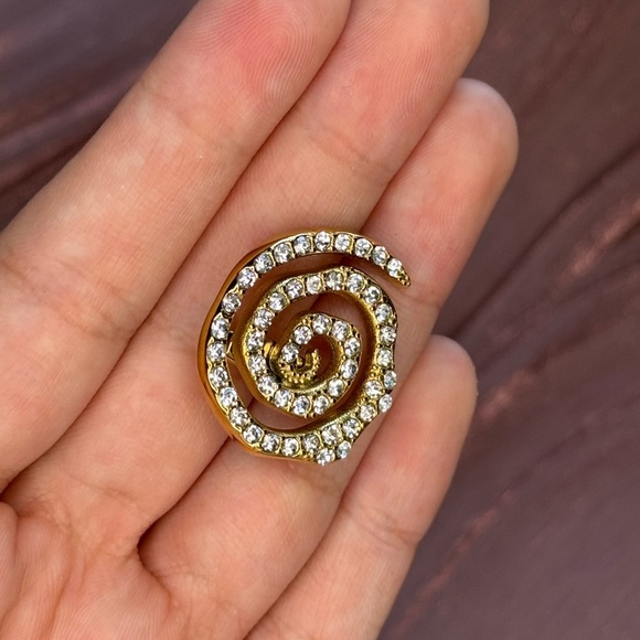Gold Spiral Brooch with Crystals - Picture 11 of 12